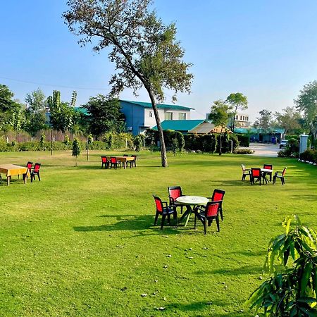 The Jungle Joy Resort & Spa Rāmnagar Exteriör bild